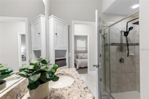 Villa ou maison à louer à Tampa, Floride: 4 chambres, 246.38 m2 № 2387554 - photo 10