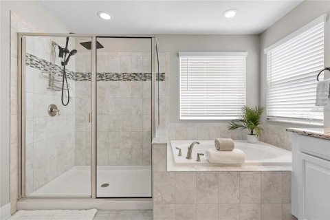 Villa ou maison à louer à Tampa, Floride: 4 chambres, 246.38 m2 № 2387554 - photo 24