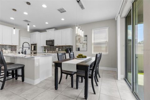 Villa ou maison à louer à Tampa, Floride: 4 chambres, 246.38 m2 № 2387554 - photo 14