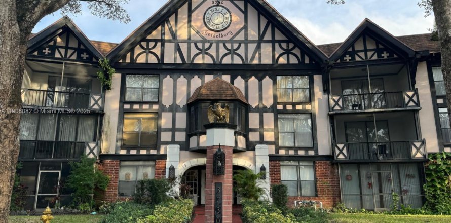 Condo in Lauderhill, Florida, 1 bedroom  № 1956683