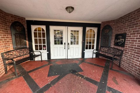 Condo in Lauderhill, Florida, 1 bedroom  № 1956683 - photo 14