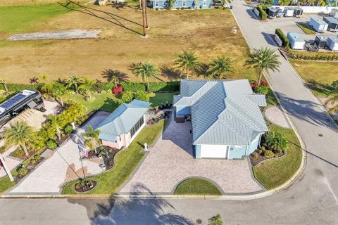 House in Polk City, Florida 2 bedrooms, 155.05 sq.m. № 1758187 - photo 3