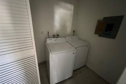 Casa en venta en Miramar, Florida, 3 dormitorios, 113.99 m2 № 2055482 - foto 12