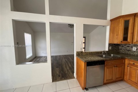 Casa en venta en Miramar, Florida, 3 dormitorios, 113.99 m2 № 2055482 - foto 7