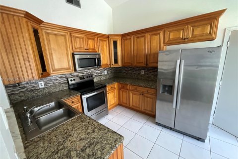 Casa en venta en Miramar, Florida, 3 dormitorios, 113.99 m2 № 2055482 - foto 10