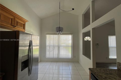 Casa en venta en Miramar, Florida, 3 dormitorios, 113.99 m2 № 2055482 - foto 5
