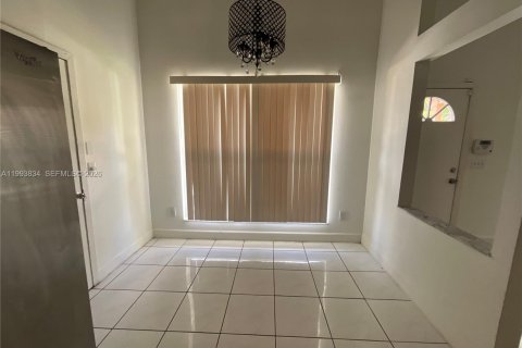 Casa en venta en Miramar, Florida, 3 dormitorios, 113.99 m2 № 2055482 - foto 3