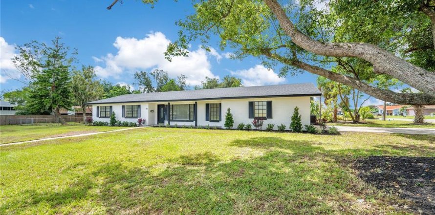 Casa en Auburndale, Florida 4 dormitorios, 179.58 m2 № 1883049