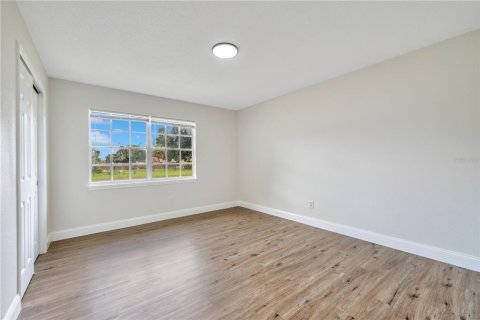 Casa en venta en Auburndale, Florida, 4 dormitorios, 179.58 m2 № 1883049 - foto 27