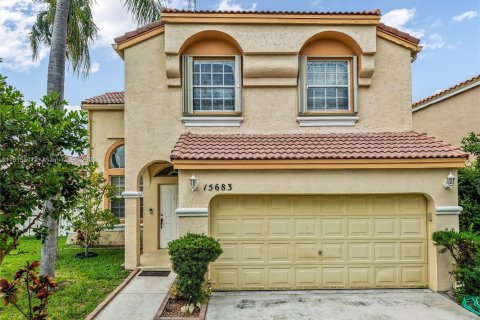 Casa en venta en Pembroke Pines, Florida, 4 dormitorios, 207.92 m2 № 1766962 - foto 1