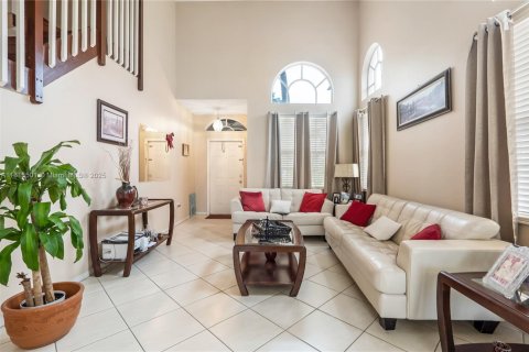 Casa en venta en Pembroke Pines, Florida, 4 dormitorios, 207.92 m2 № 1766962 - foto 4
