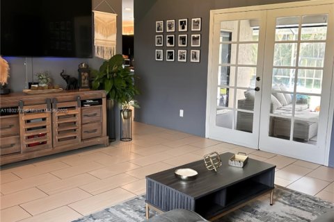 Купить виллу или дом в Кейп-Корал, Флорида 3 спальни, № 1959593 - фото 3