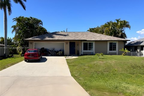 Купить виллу или дом в Кейп-Корал, Флорида 3 спальни, № 1959593 - фото 28