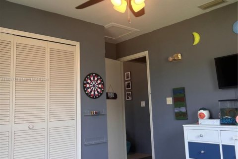 Купить виллу или дом в Кейп-Корал, Флорида 3 спальни, № 1959593 - фото 16