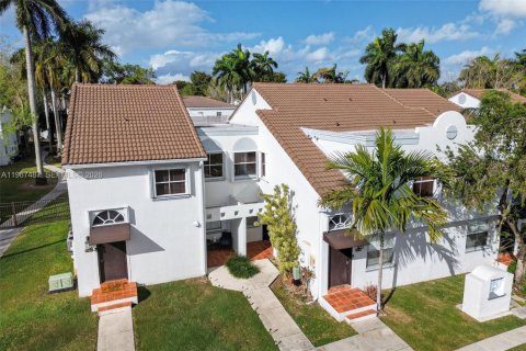 Condo in Doral, Florida, 2 bedrooms № 2081412