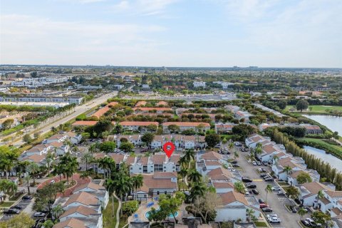 Condo in Doral, Florida, 2 bedrooms № 2081412 - photo 17