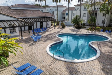 Condo in Doral, Florida, 2 bedrooms № 2081412 - photo 21