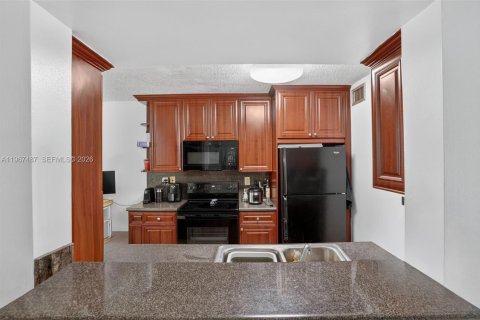 Condo in Doral, Florida, 2 bedrooms № 2081412 - photo 11
