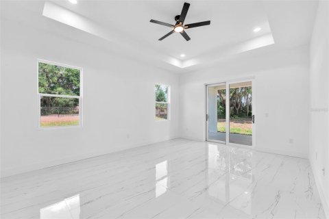 Casa en venta en Thonotosassa, Florida, 5 dormitorios, 279.17 m2 № 1740791 - foto 16