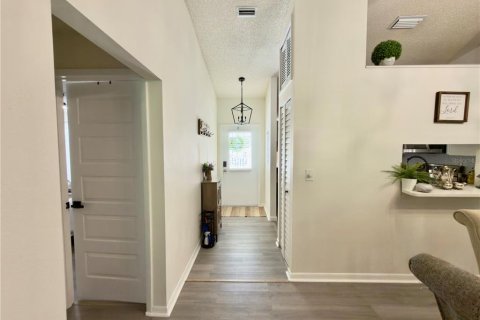House in Tarpon Springs, Florida 2 bedrooms, 109.35 sq.m. № 2151648 - photo 8