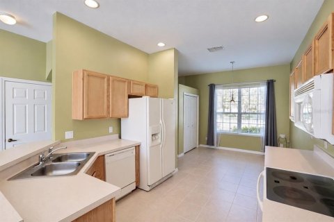 Touwnhouse à vendre à Oviedo, Floride: 3 chambres, 133.59 m2 № 2415095 - photo 9