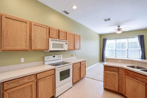 Touwnhouse à vendre à Oviedo, Floride: 3 chambres, 133.59 m2 № 2415095 - photo 7