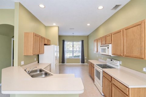 Touwnhouse à vendre à Oviedo, Floride: 3 chambres, 133.59 m2 № 2415095 - photo 8