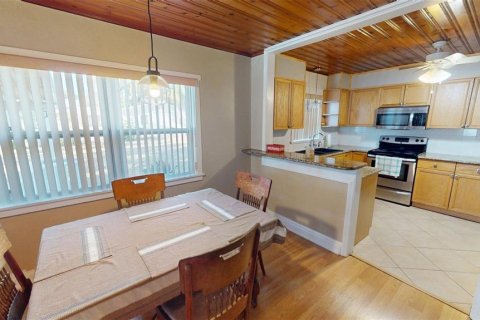 House in Frostproof, Florida 3 bedrooms, 130.43 sq.m. № 1539212 - photo 16