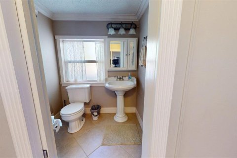 House in Frostproof, Florida 3 bedrooms, 130.43 sq.m. № 1539212 - photo 19