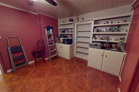 House in Frostproof, Florida 3 bedrooms, 130.43 sq.m. № 1539212 - photo 21
