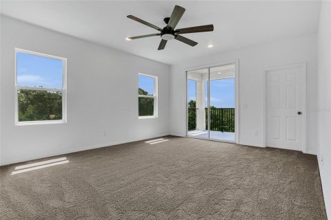 Townhouse in Clermont, Florida 3 bedrooms, 180.6 sq.m. № 1829723 - photo 12