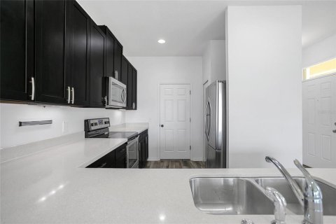 Townhouse in Clermont, Florida 3 bedrooms, 180.6 sq.m. № 1829723 - photo 10