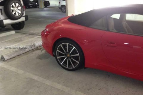 Condo in Miami, Florida, 1 bedroom  № 1994154 - photo 17