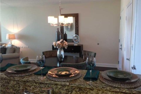 Condo in Miami, Florida, 1 bedroom  № 1994154 - photo 4