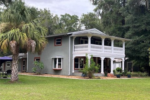 House in Floral City, Florida 4 bedrooms, 266.16 sq.m. № 1810970 - photo 1