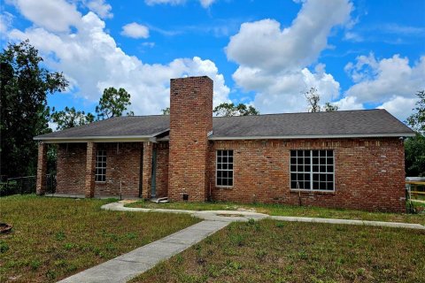 House in Osteen, Florida 3 bedrooms, 153.47 sq.m. № 1804780 - photo 1