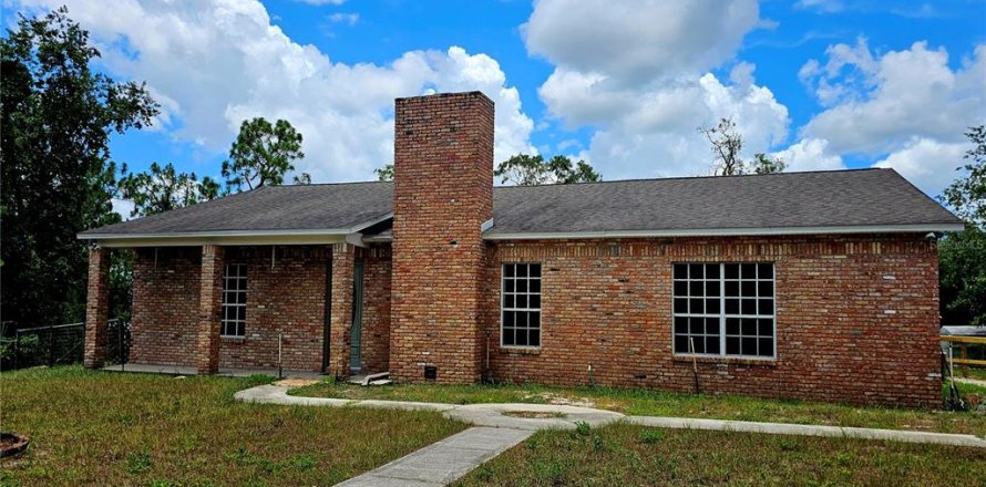 House in Osteen, Florida 3 bedrooms, 153.47 sq.m. № 1804780