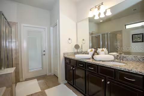 Casa en venta en Kissimmee, Florida, 6 dormitorios, 291.9 m2 № 2143548 - foto 15