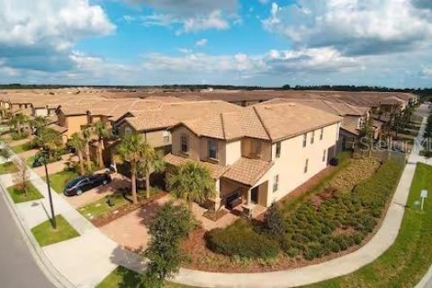 Casa en venta en Kissimmee, Florida, 6 dormitorios, 291.9 m2 № 2143548 - foto 2