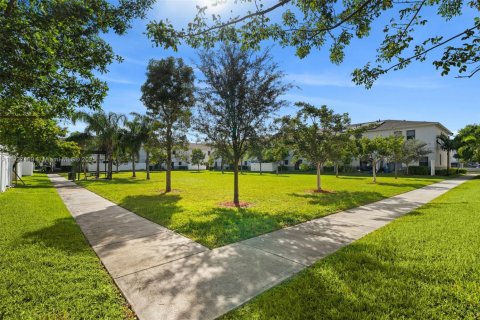 Снять в аренду таунхаус в Флорида-Сити, Флорида 3 спальни, 136.19м2, № 1977076 - фото 29