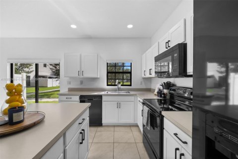 Снять в аренду таунхаус в Флорида-Сити, Флорида 3 спальни, 136.19м2, № 1977076 - фото 6