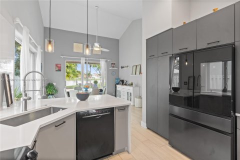 Купить виллу или дом в Уэстон, Флорида 4 спальни, 222.41м2, № 1963739 - фото 28