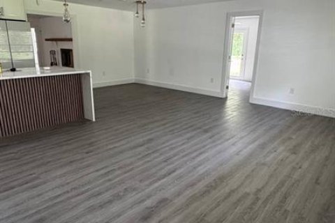 House in New Smyrna Beach, Florida 6 bedrooms, 274.8 sq.m. № 1905463 - photo 2
