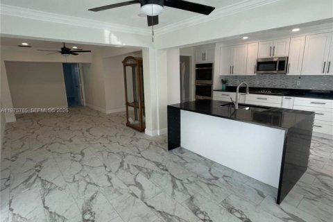 Casa en alquiler en Deerfield Beach, Florida, 3 dormitorios, 173.91 m2 № 2038331 - foto 6