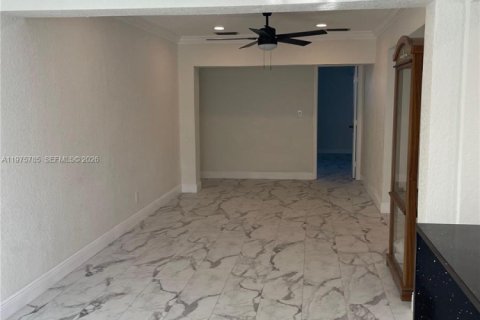 Casa en alquiler en Deerfield Beach, Florida, 3 dormitorios, 173.91 m2 № 2038331 - foto 7