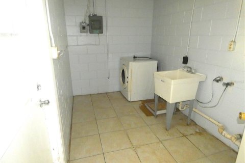 Купить виллу или дом в Фрутленд-Парк, Флорида 5 комнат, 109.16м2, № 2203995 - фото 29