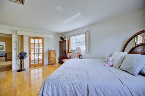 Villa ou maison à vendre à Avon Park, Floride: 4 chambres, 246.1 m2 № 2437267 - photo 20