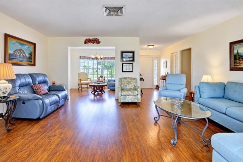 Villa ou maison à vendre à Avon Park, Floride: 4 chambres, 246.1 m2 № 2437267 - photo 7