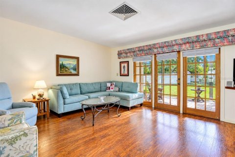 Villa ou maison à vendre à Avon Park, Floride: 4 chambres, 246.1 m2 № 2437267 - photo 5