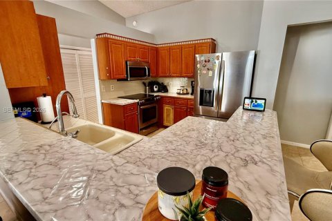 Villa ou maison à louer à Coral Springs, Floride: 3 chambres, 161 m2 № 2020051 - photo 15